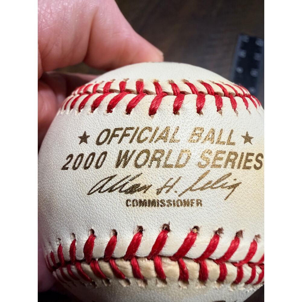 Rawlings Official 2000 World Series Baseball Yankees Mets Subway Series Selig - Picture 16 of 16